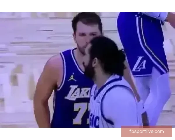 东契奇唇语还原骂战细节 当场怒怼比塔泽涉及家人言辞